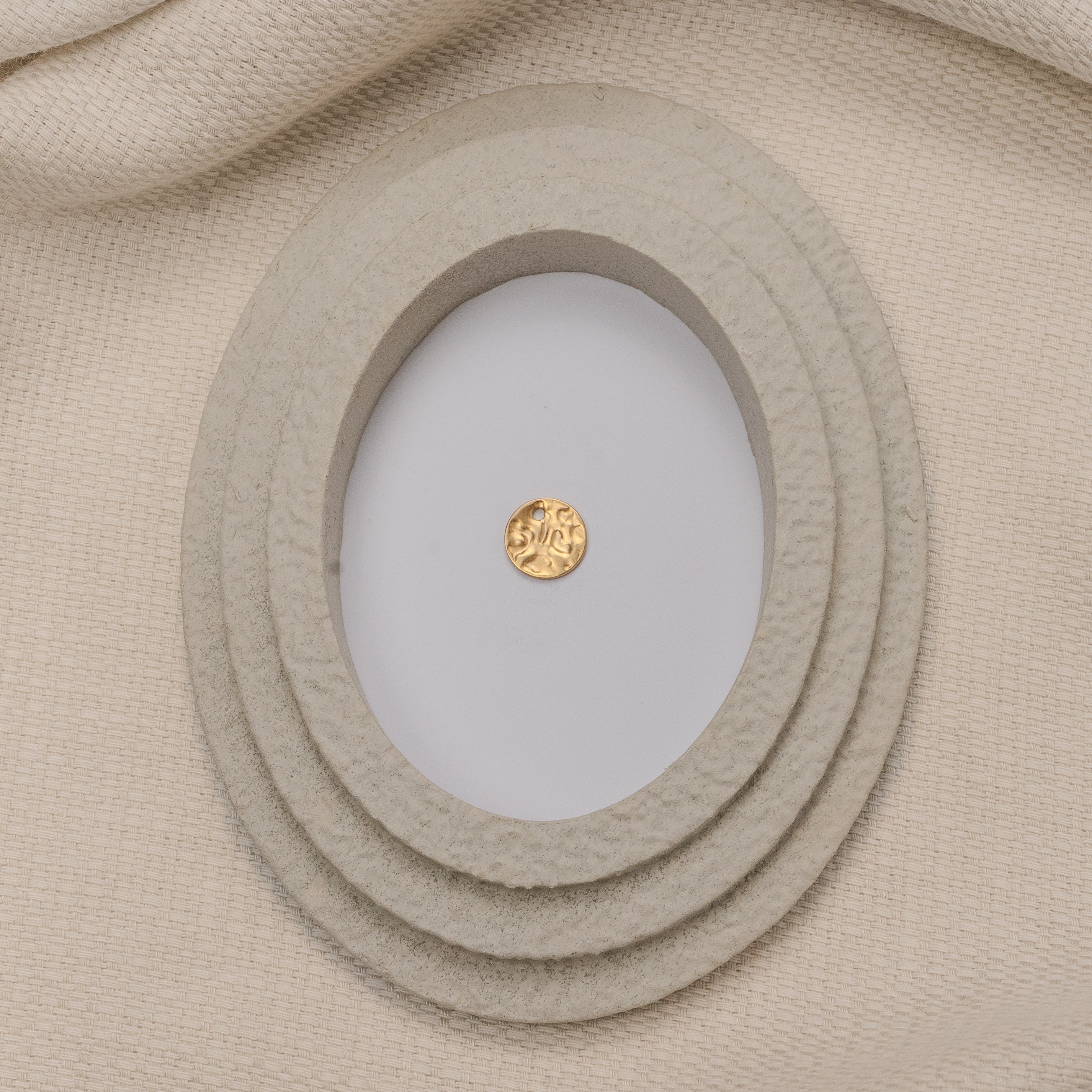 CHARM MÉDAILLON MARTELÉ